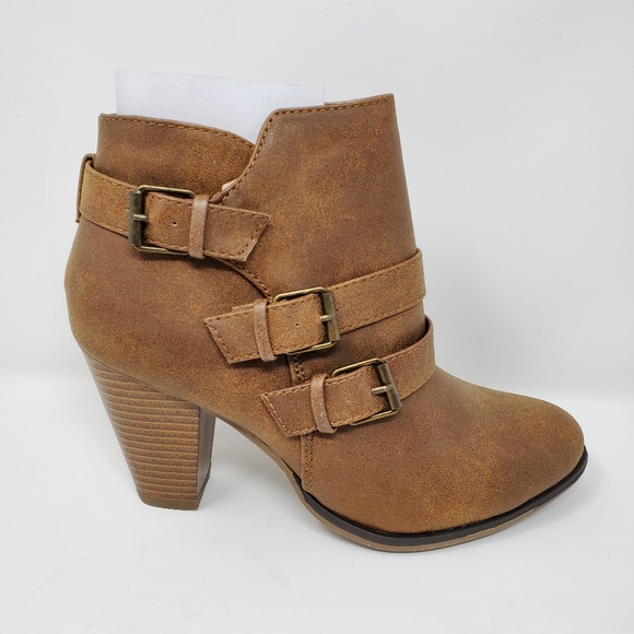 NWOT Forever Camila-64 Tan Ankle Booties - Picture 3 of 9